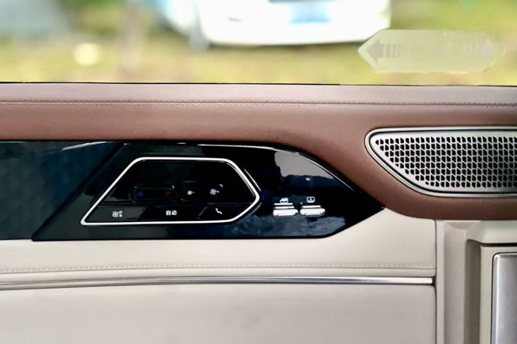 BYD Xia 2025 car image #46