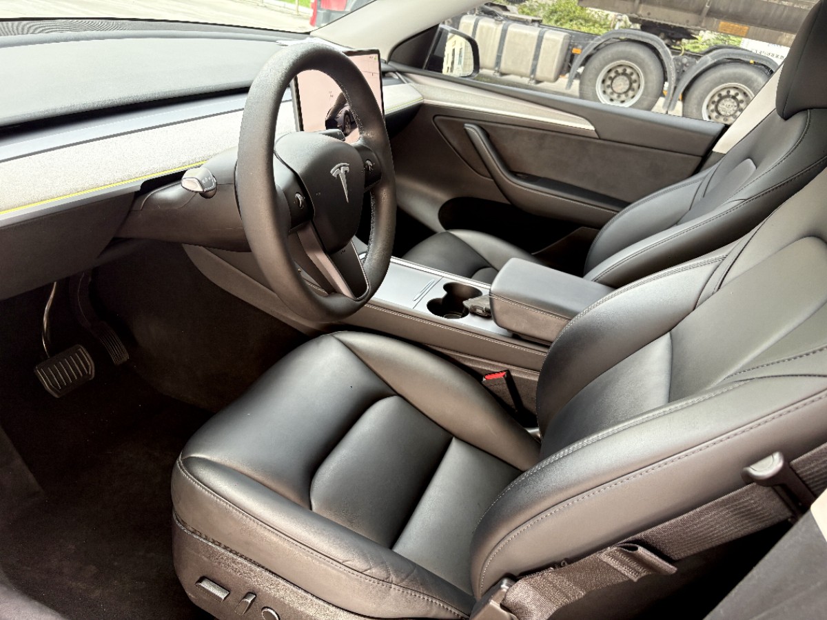 Tesla Model Y 2024 car image #5