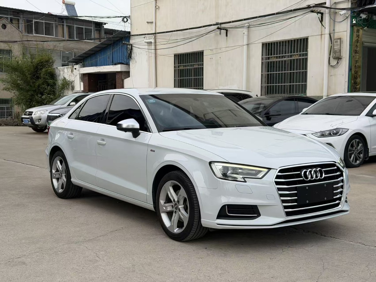Audi A3 2019 car image #3
