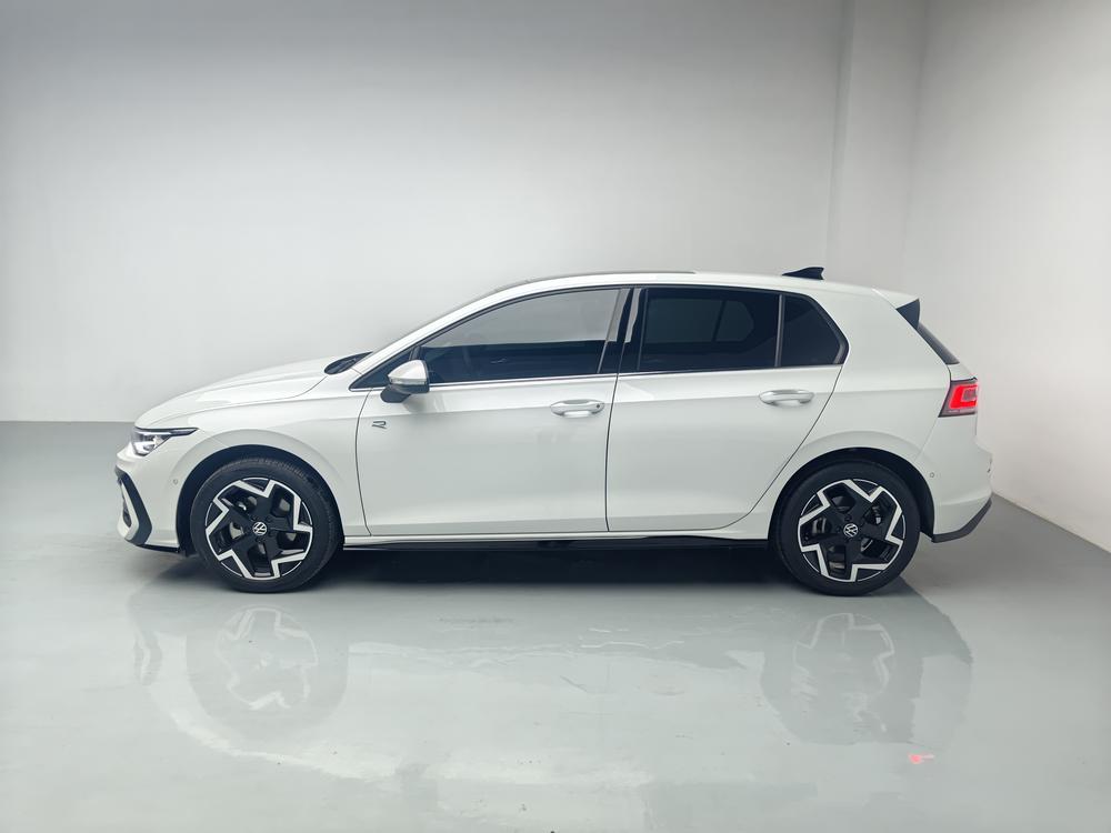 Volkswagen Golf 2024 car image #4