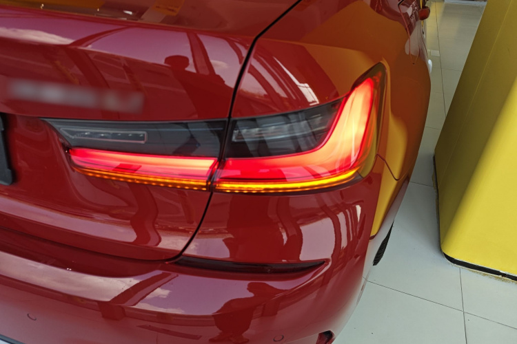 BMW 3 Series 2020 car image #8