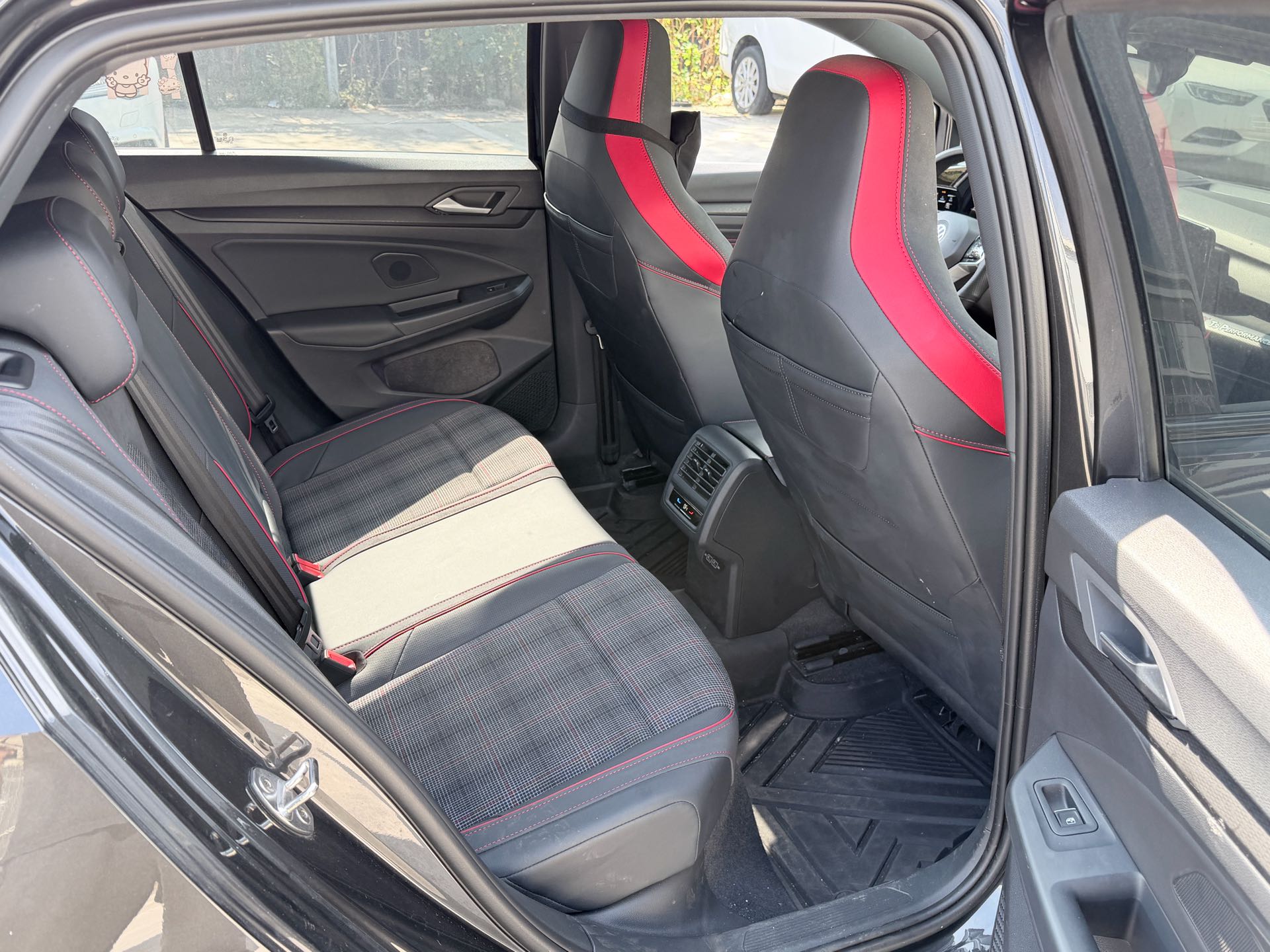 Volkswagen GolfGTI 2023 car image #5