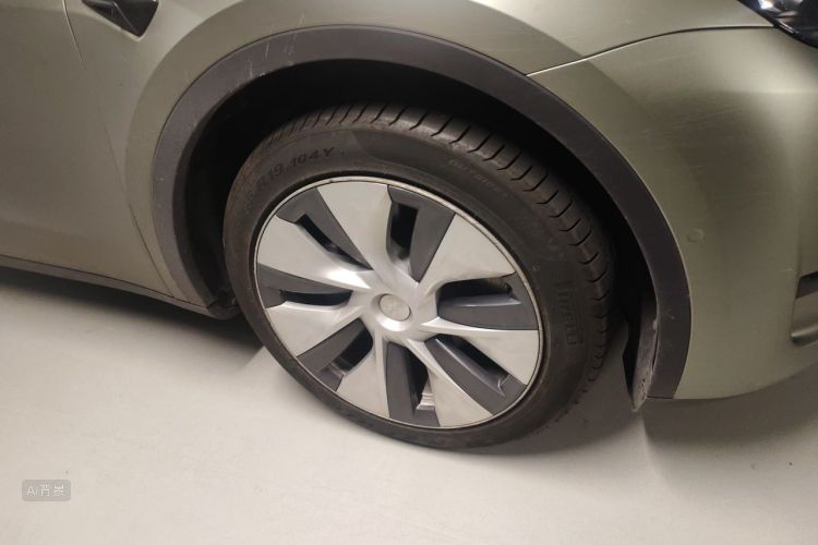 Tesla Model Y 2022 car image #9