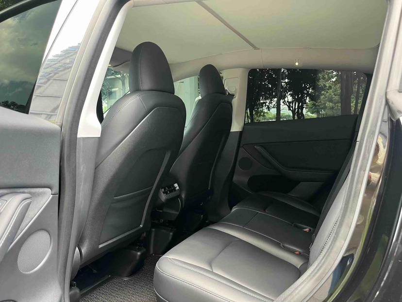 Tesla Model Y 2024 car image #9