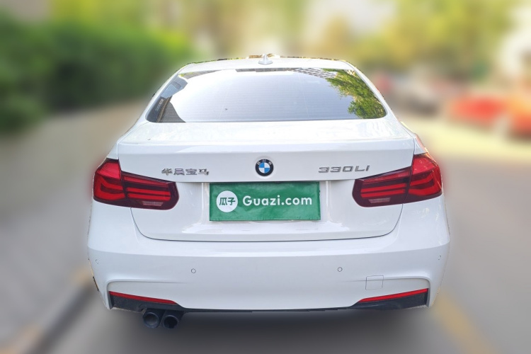 BMW 3 Series 2018 car image #6