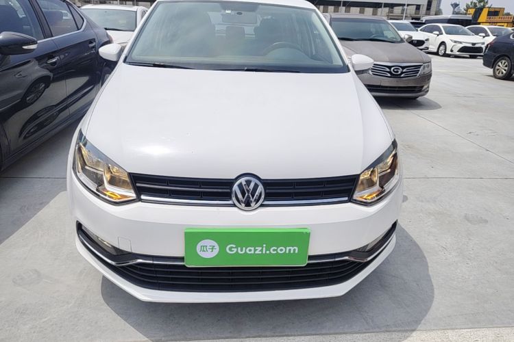 Volkswagen Polo 2016 car image #3