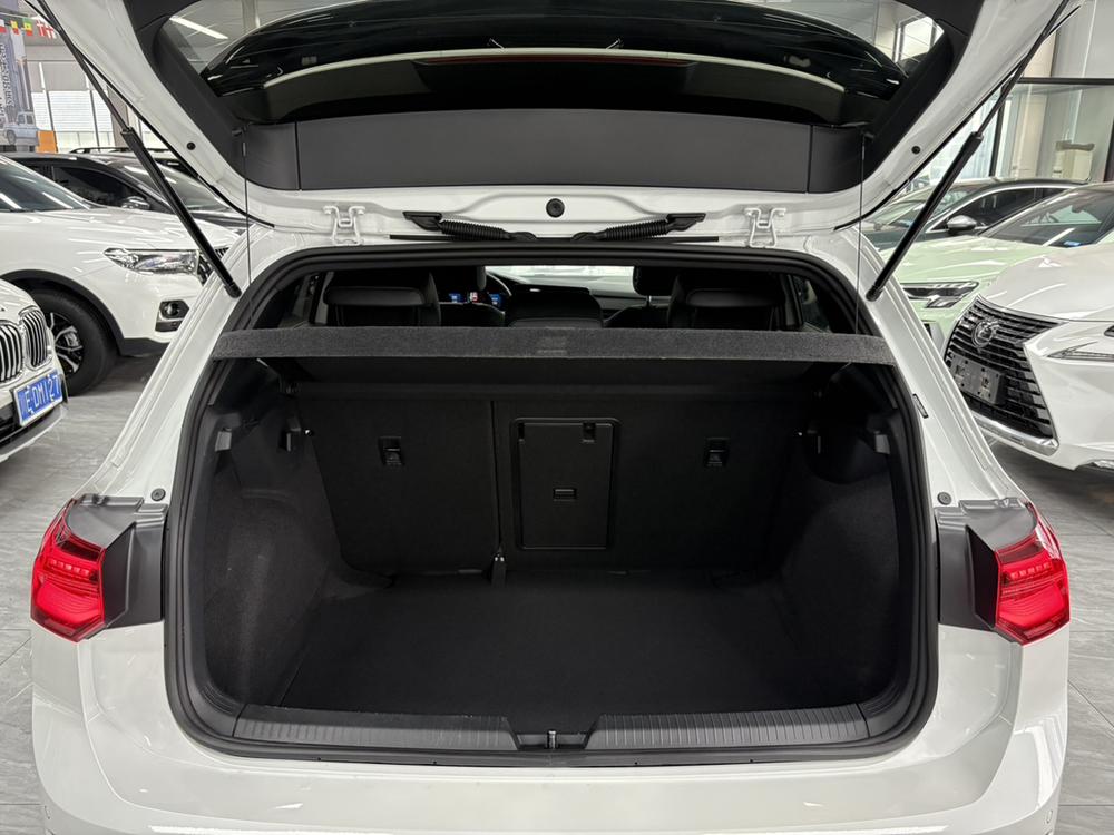Volkswagen Golf 2023 #15 Volkswagen Golf 2023 car image #15
