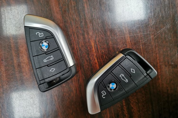 BMW 3 Series 2024 car image #14