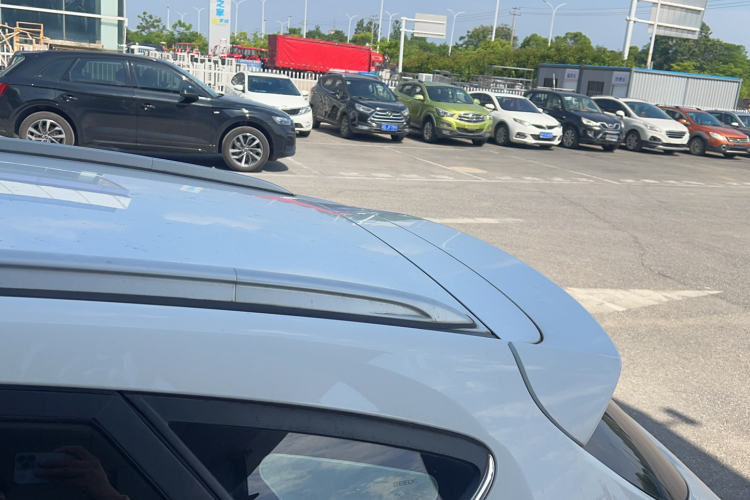 GEELY Emgrand GS 2018 car image #19