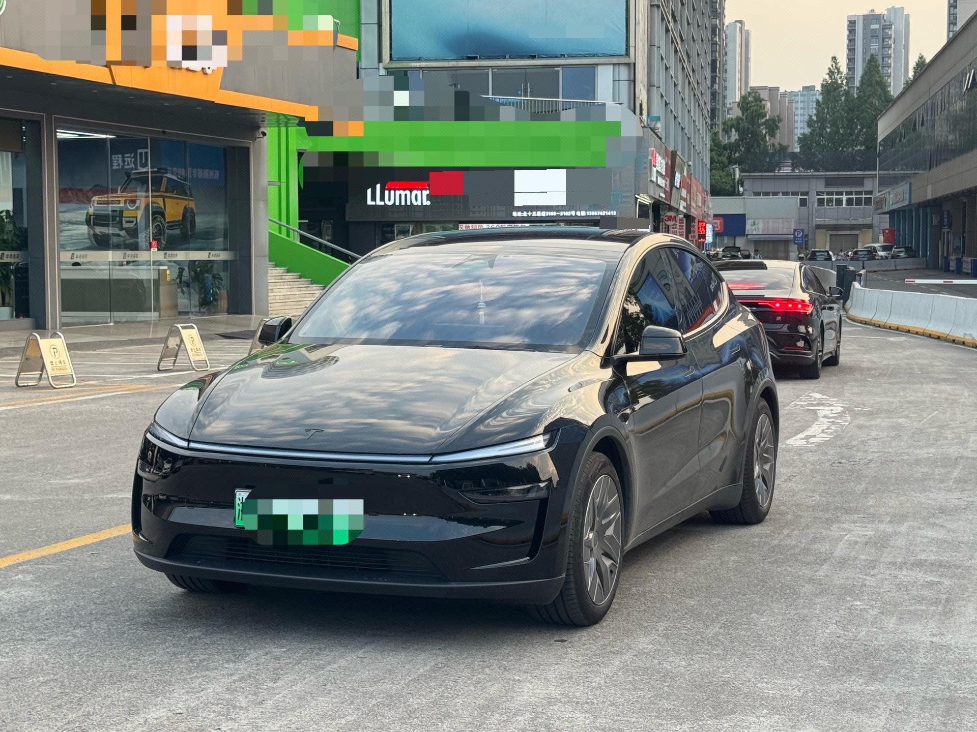 Tesla Model Y L 2026 Tesla Model Y L 2026 car image