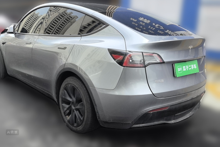 Tesla Model Y 2025 car image #5