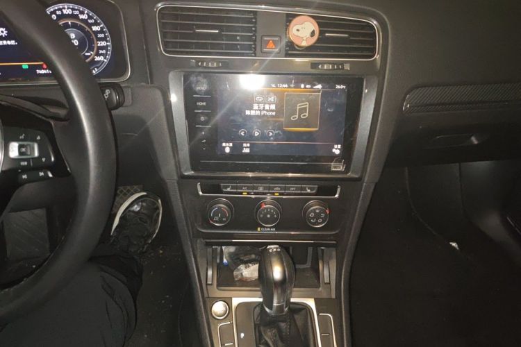 Volkswagen Golf 2020 car image #13