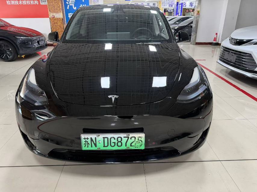 Tesla Model Y 2023 car image #4