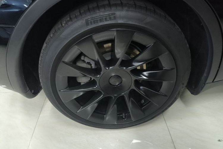 Tesla Model Y 2023 #10 Tesla Model Y 2023 car image #10