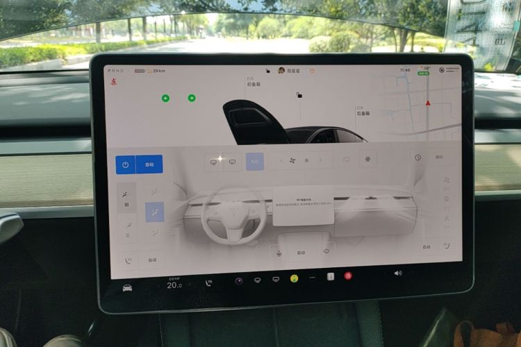 Tesla Model Y 2022 car image #13