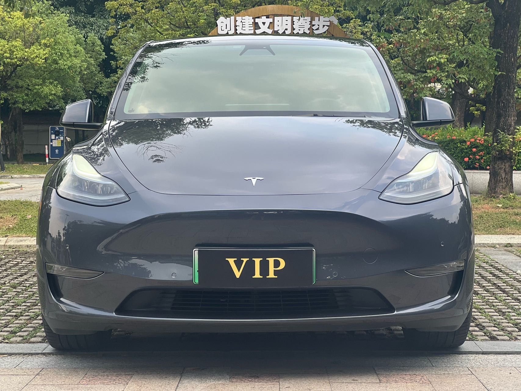 Tesla Model Y 2022 car image #2