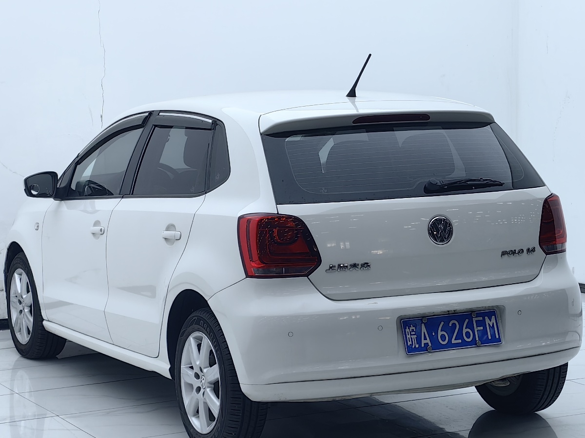 Volkswagen Polo 2014 car image #7