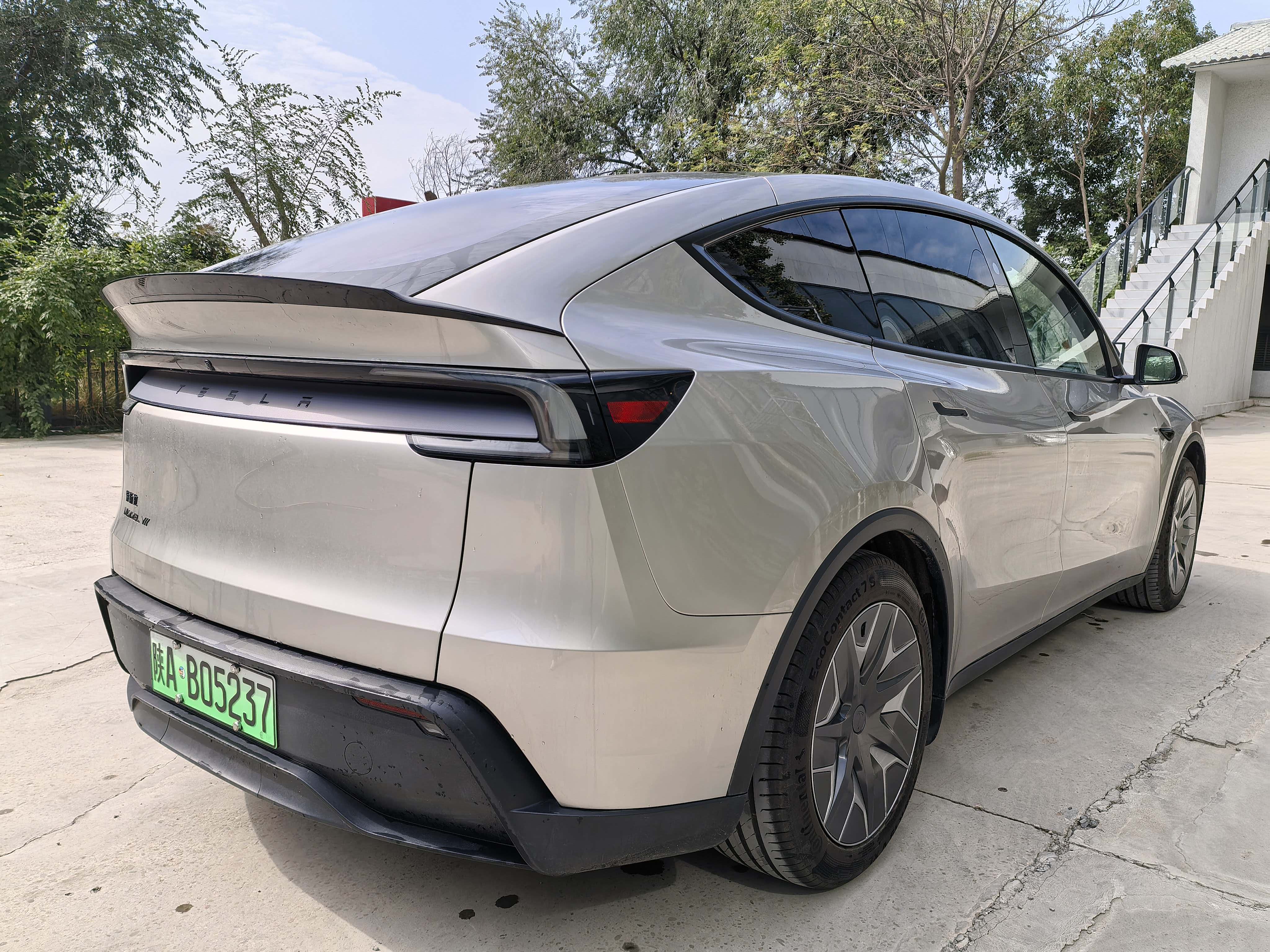 Tesla Model Y L 2025 #8 Tesla Model Y L 2025 imagen de coche #8