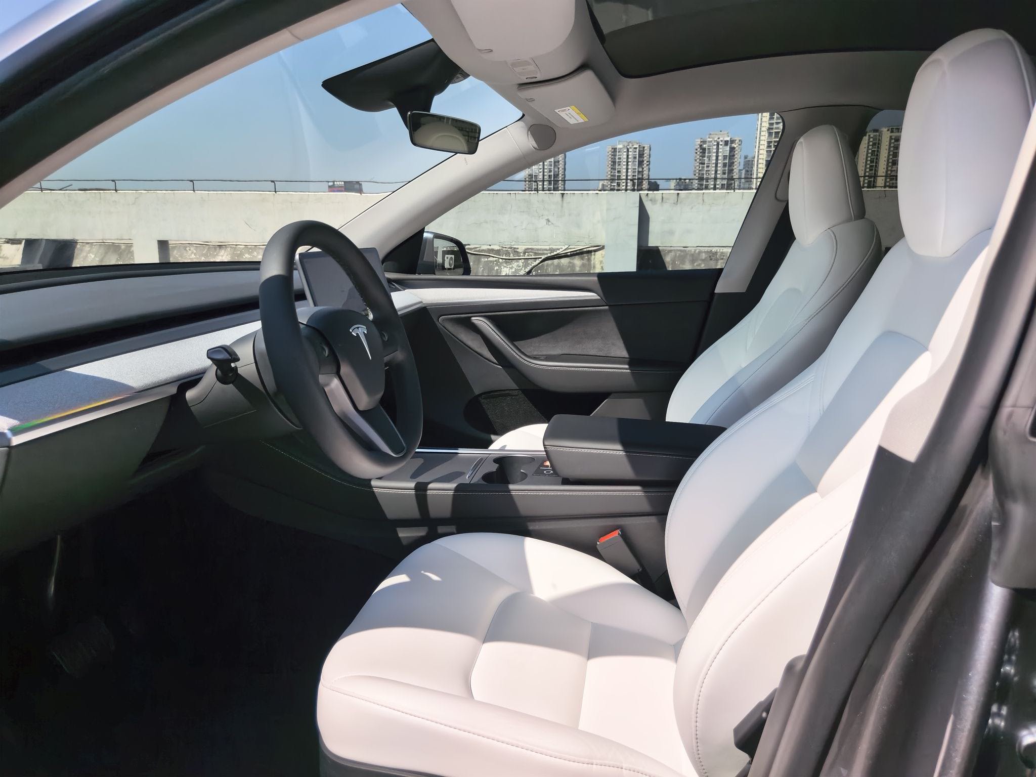 Tesla Model Y 2024 #6 Tesla Model Y 2024 car image #6