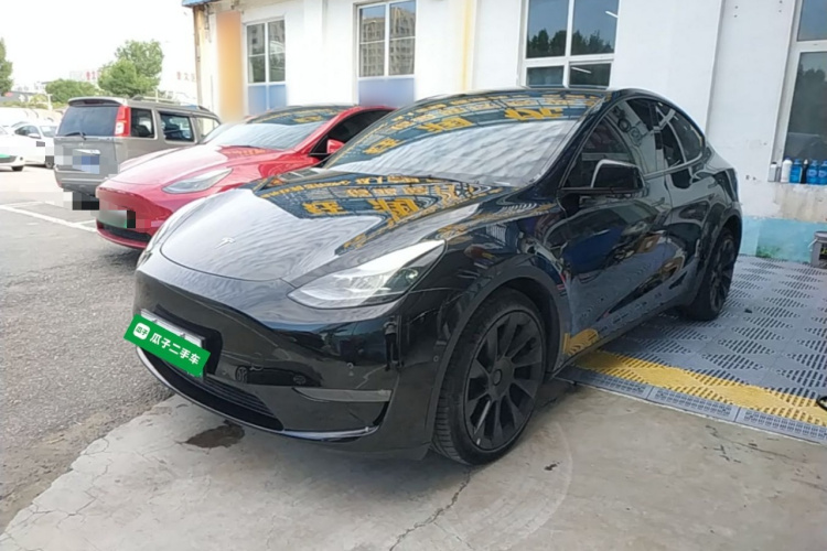 Tesla Model Y 2022 #2 Tesla Model Y 2022 car image #2