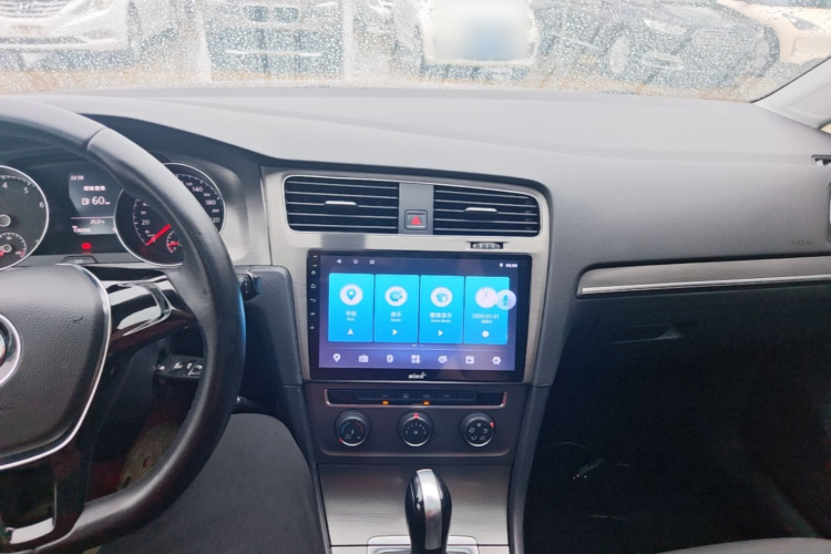 Volkswagen Golf 2015 car image #10