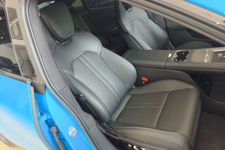 2026 #24 2026 imagen de coche #24