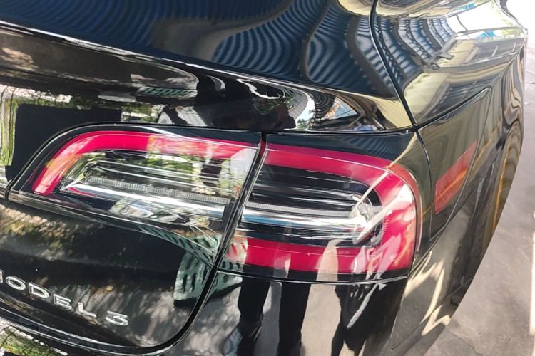 Tesla Model 3 2022 car image #8