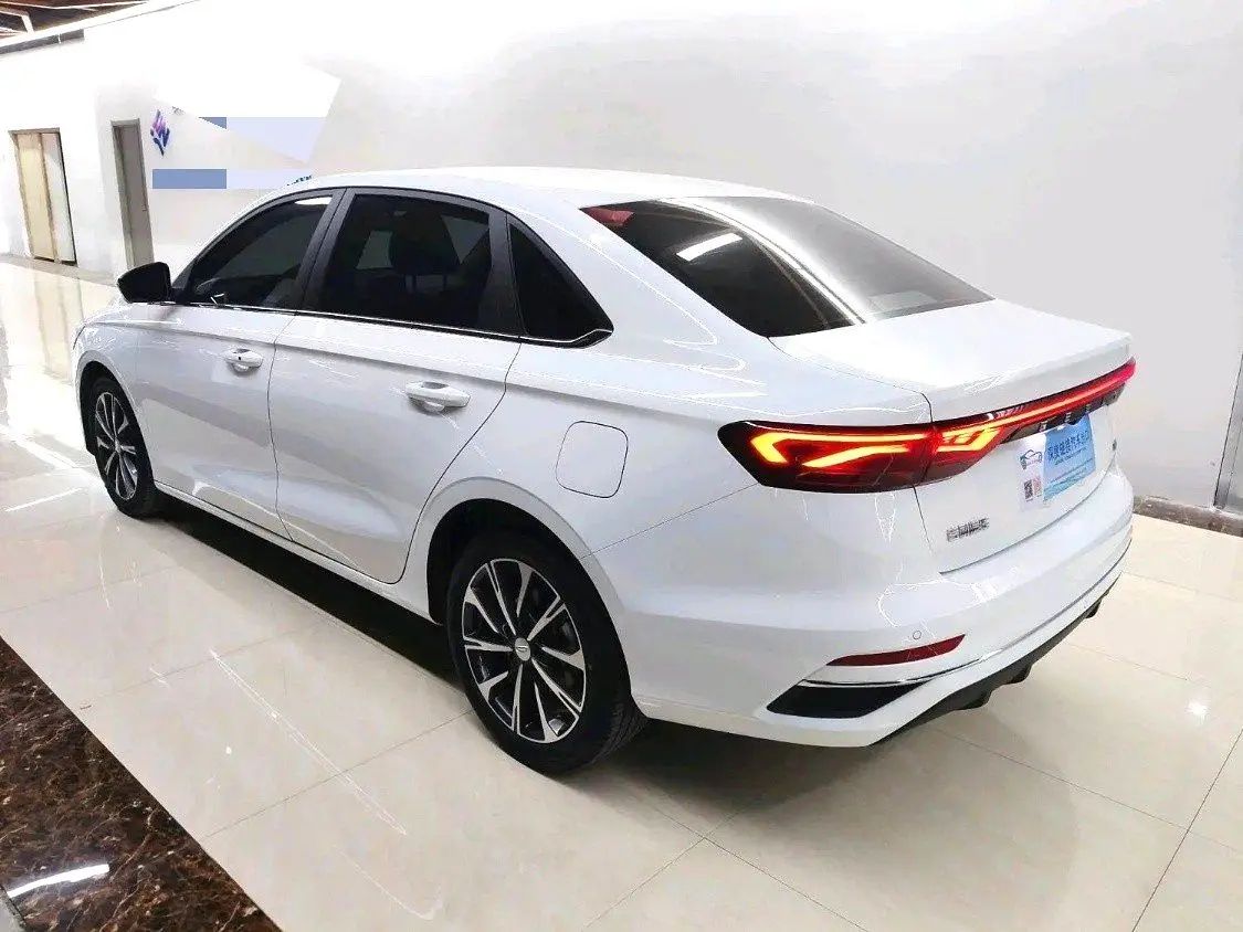 GEELY Emgrand 2024 immagine di auto #3