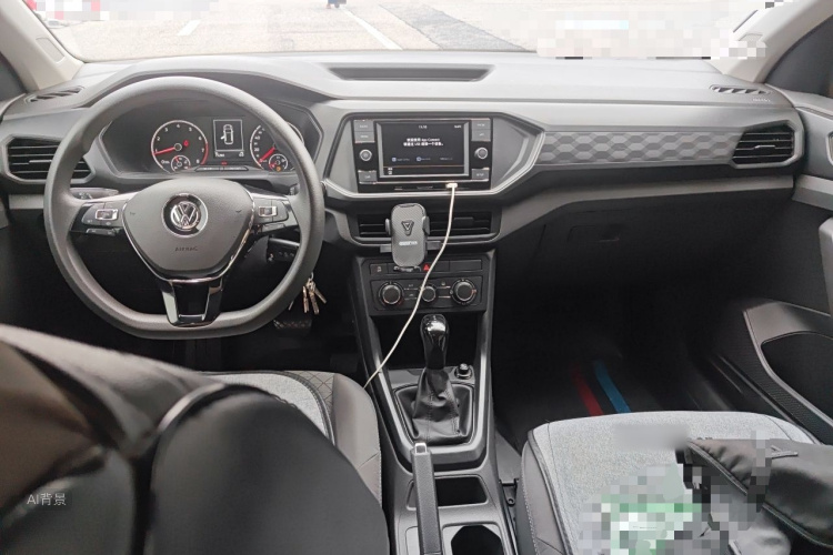 Volkswagen T-Cross 2020 #11 Volkswagen T-Cross 2020 car image #11