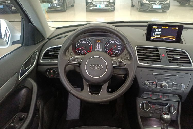 Audi Q3 2017 #11 Audi Q3 2017 car image #11