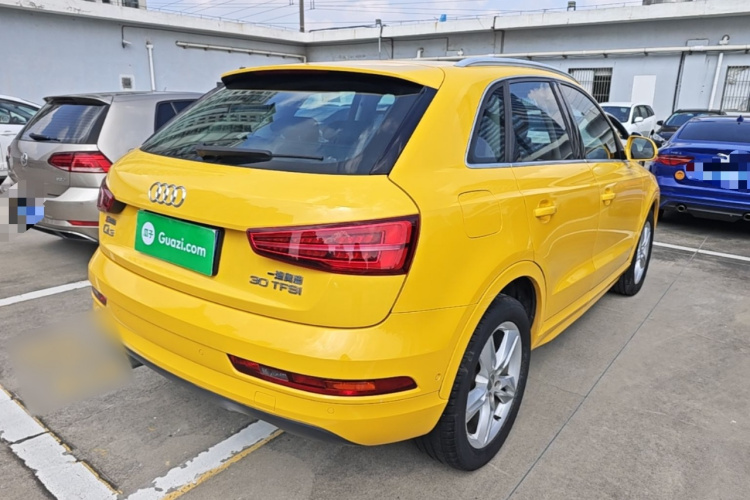 Audi Q3 2016 car image #7