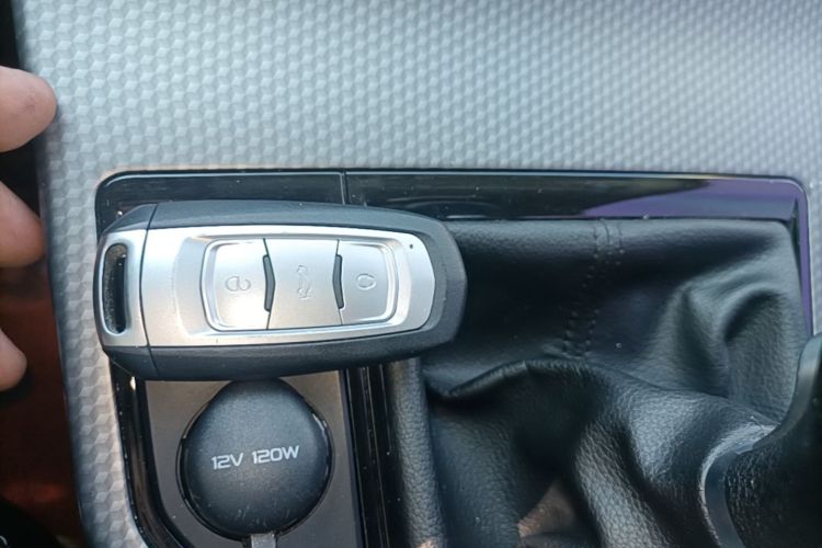 GEELY Emgrand GS 2018 car image #9