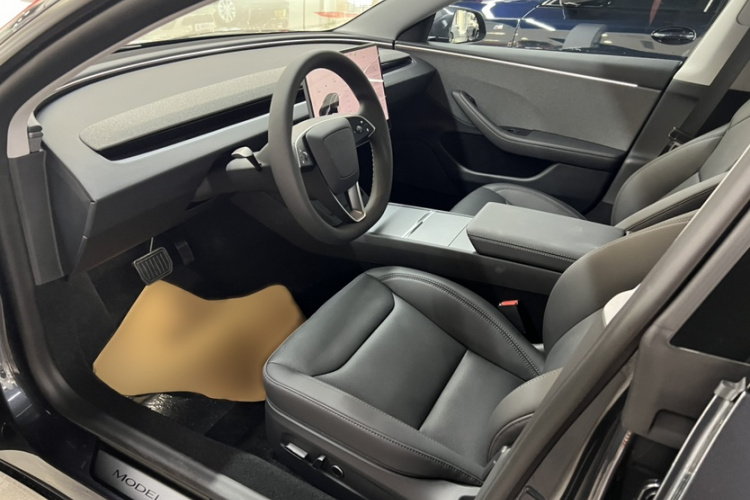 Tesla Model 3 2026 car image #12