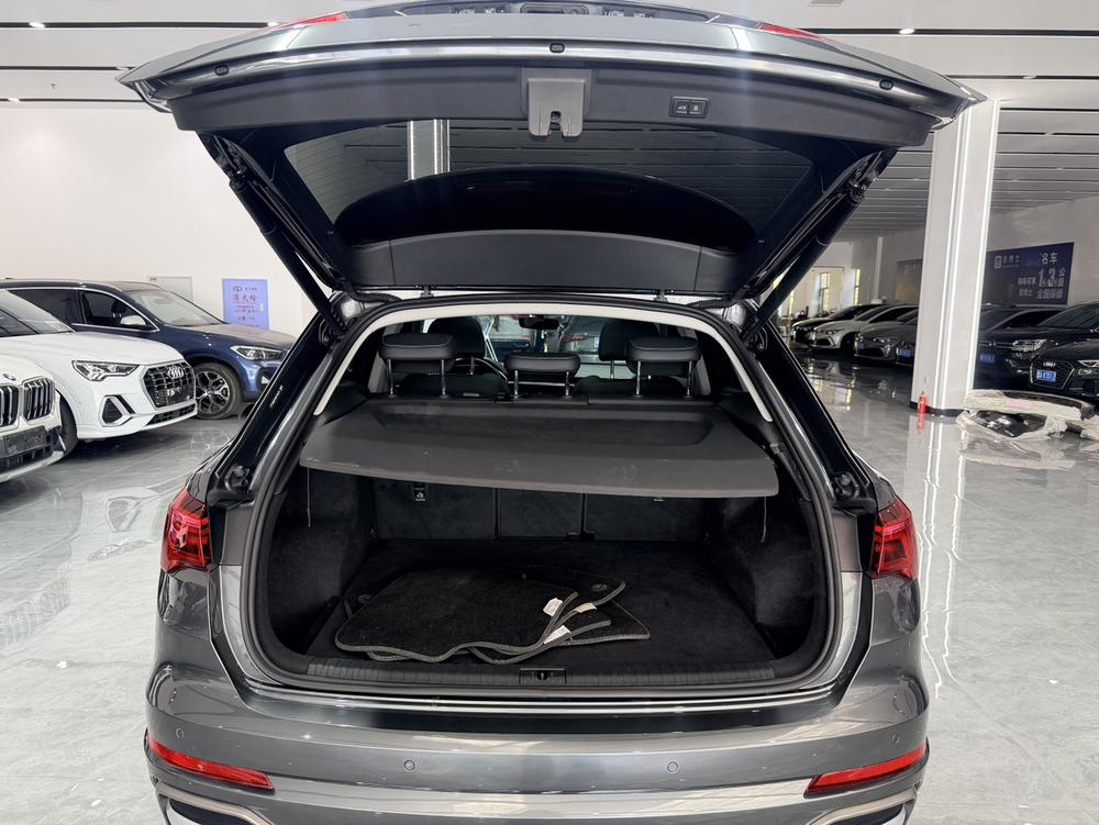 Audi Q3 2023 #17 Audi Q3 2023 car image #17