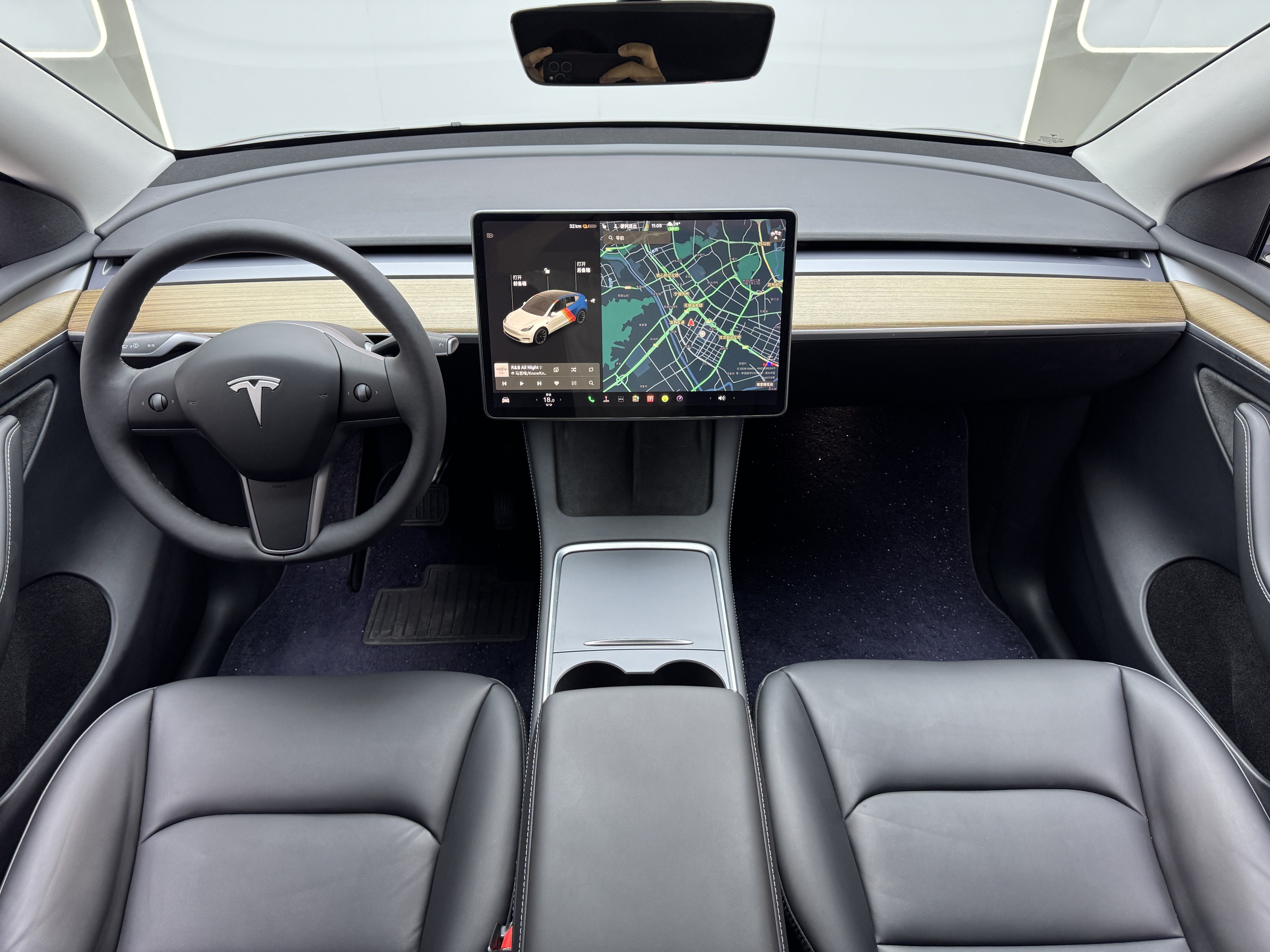 Tesla Model Y 2021 #4 Tesla Model Y 2021 car image #4