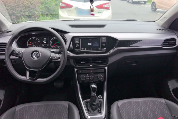 Volkswagen T-Cross 2020 image de voiture #10