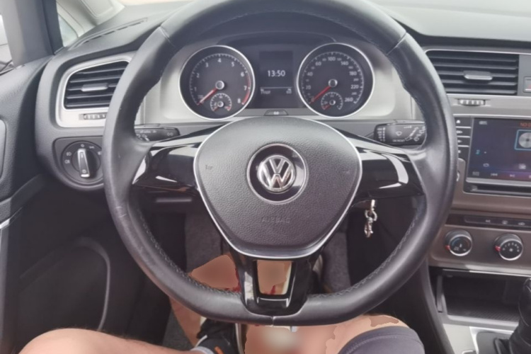 Volkswagen Golf 2015 car image #15