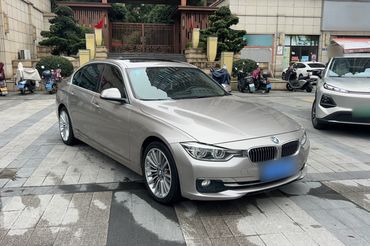 BMW 3 Series 2018 car image #6