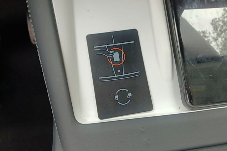 Tesla Model 3 2023 #9 Tesla Model 3 2023 car image #9
