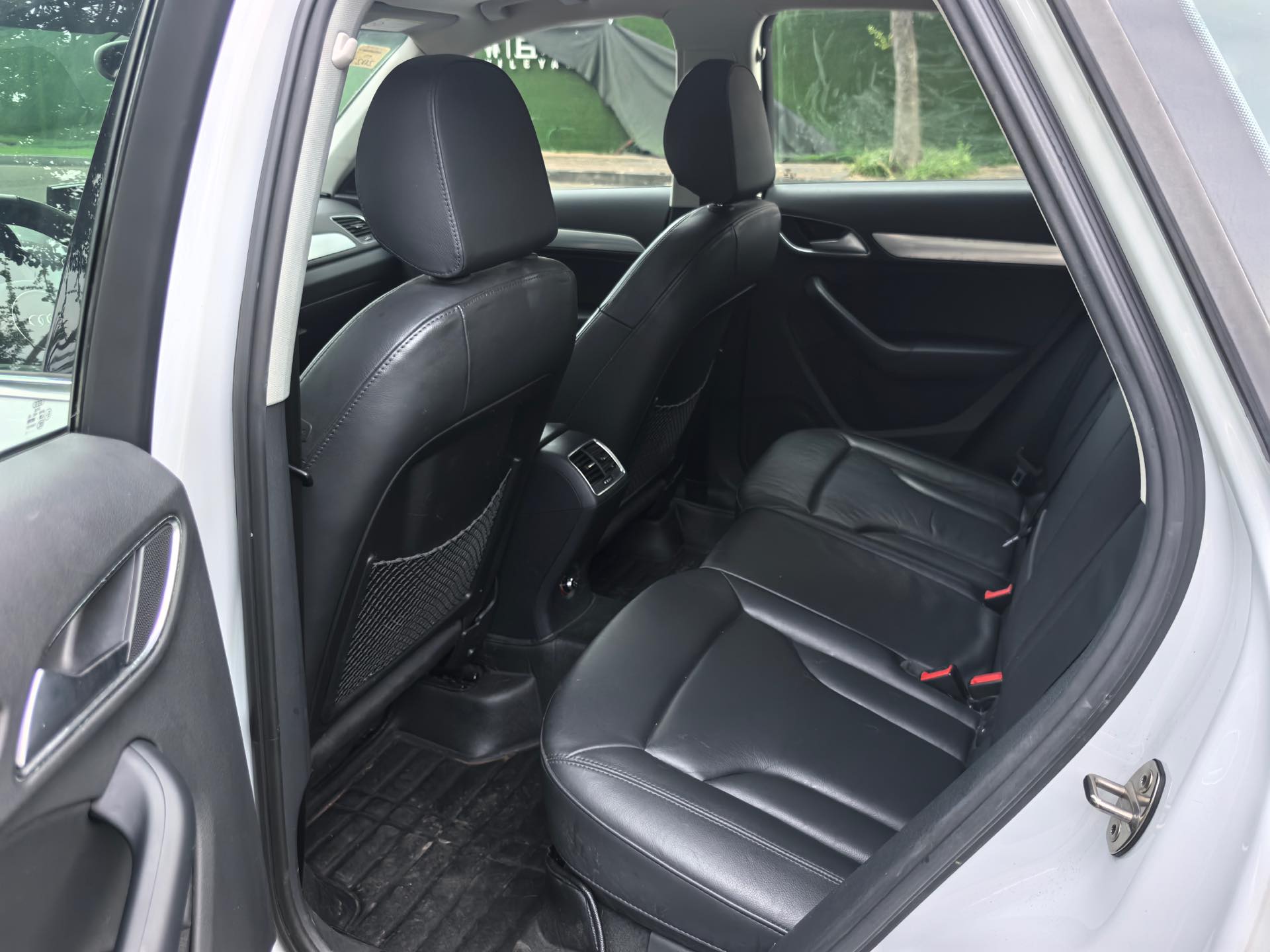 Audi Q3 2015 car image #7