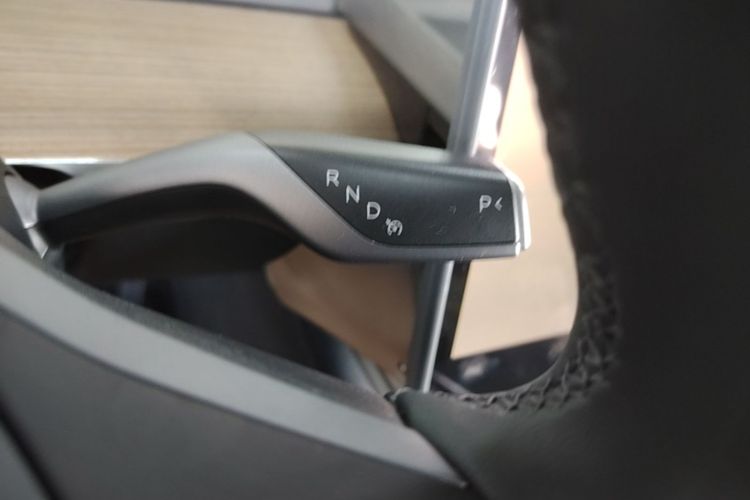 Tesla Model Y 2022 #14 Tesla Model Y 2022 car image #14