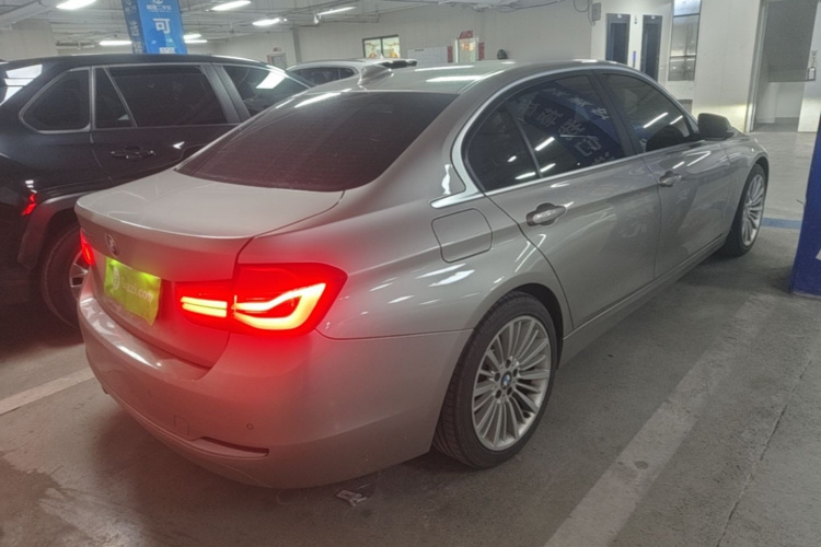 BMW 3 Series 2018 car image #7