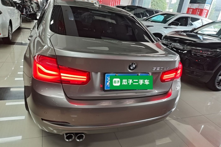 BMW 3 Series 2019 car image #6