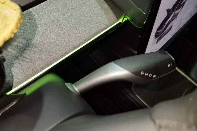Tesla Model Y 2024 #14 Tesla Model Y 2024 immagine di auto #14