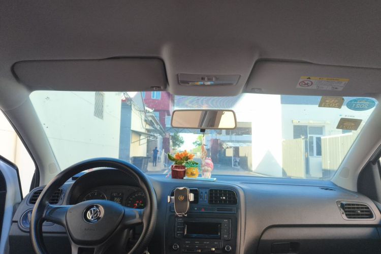 Volkswagen Polo 2019 car image #16