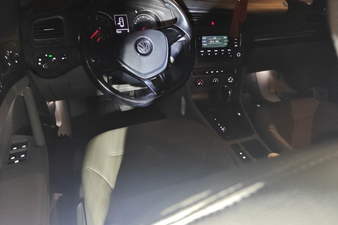 Volkswagen Golf 2014 car image #21