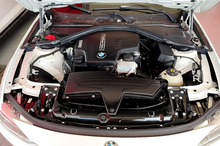 BMW 3 Series 2015 صورة سيارة #22