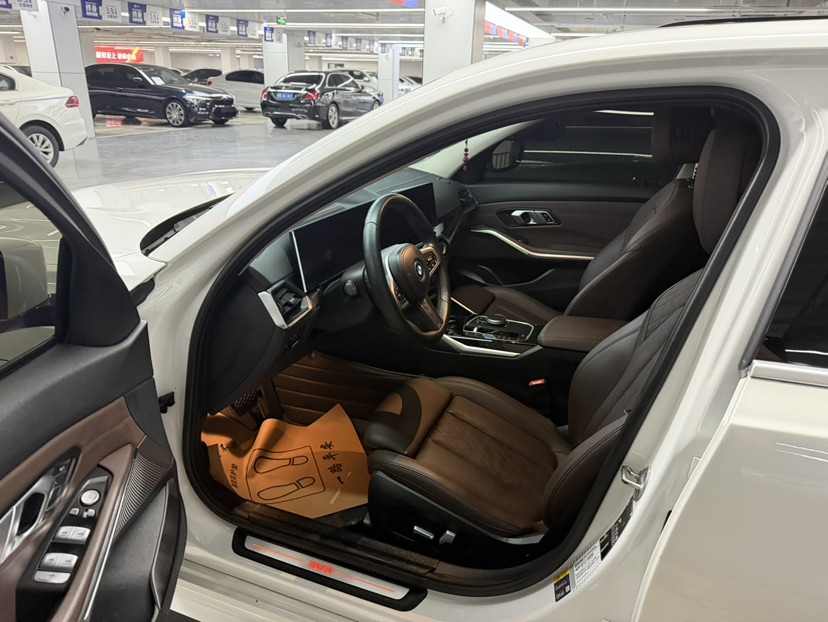 BMW i3 2023 car image #2