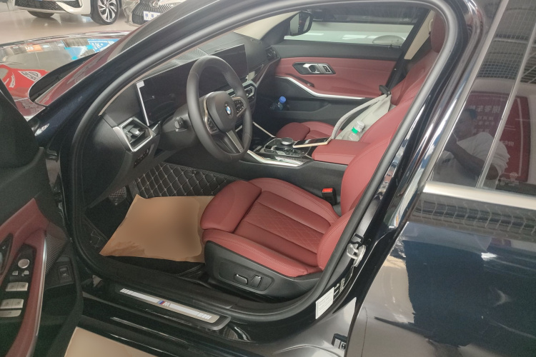 BMW 3 Series 2024 imagen de coche #15