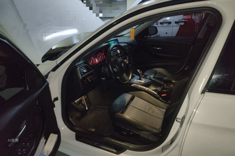 BMW 3 Series 2019 car image #18